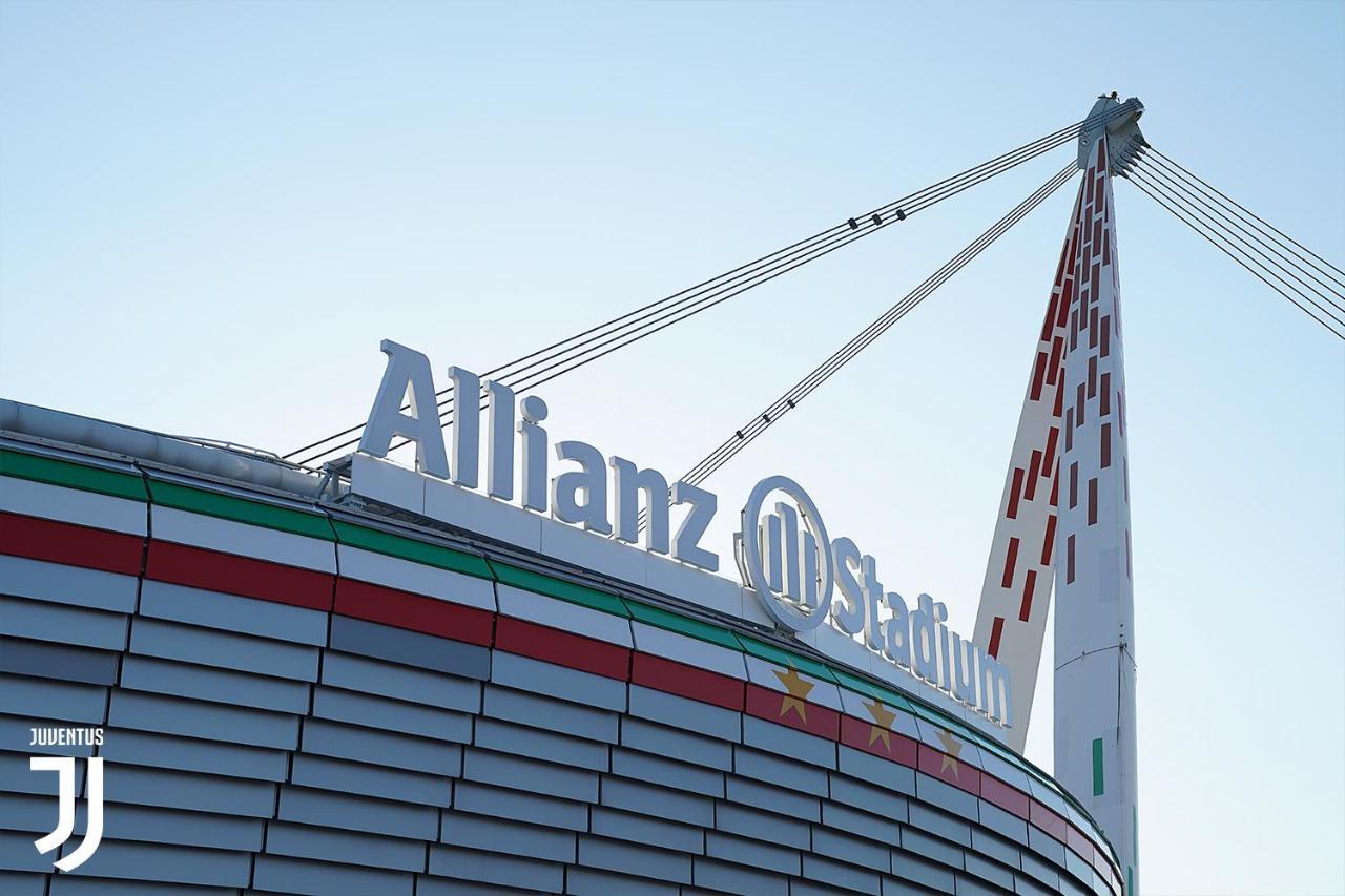 Tra Stadio E Storia - Fronte Allianz Stadium Juventus Венарія-Реале Екстер'єр фото