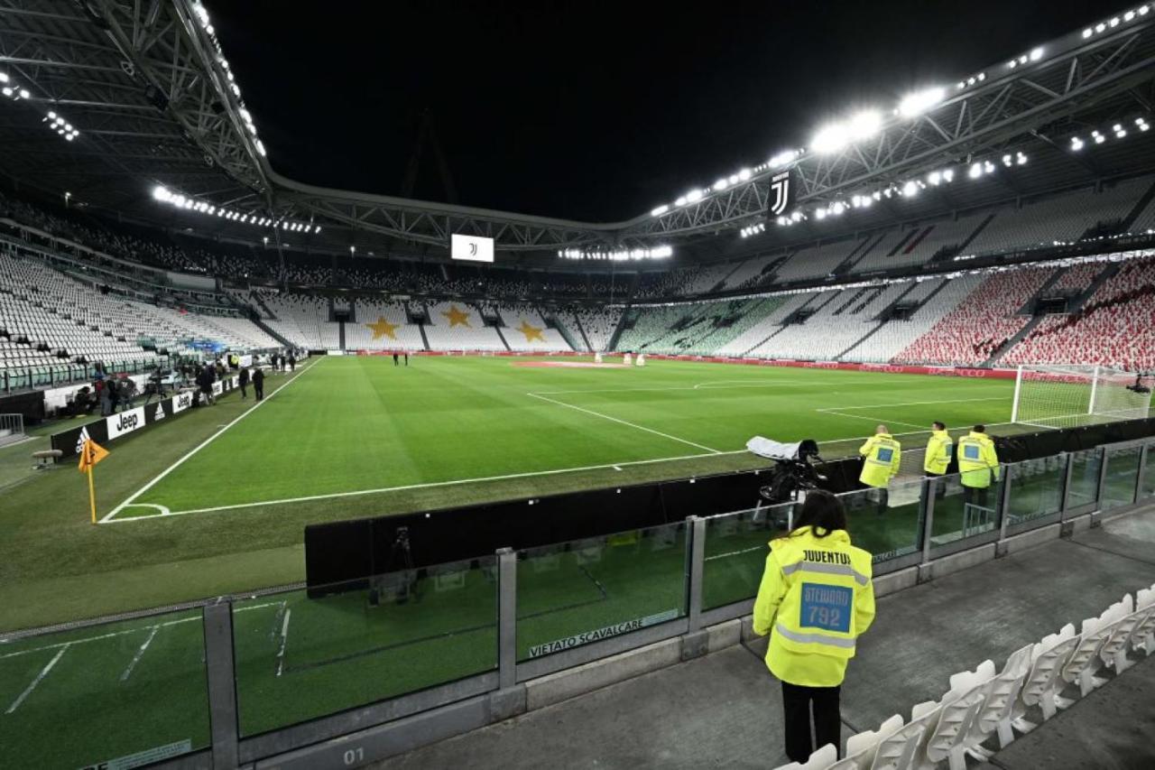 Tra Stadio E Storia - Fronte Allianz Stadium Juventus Венарія-Реале Екстер'єр фото